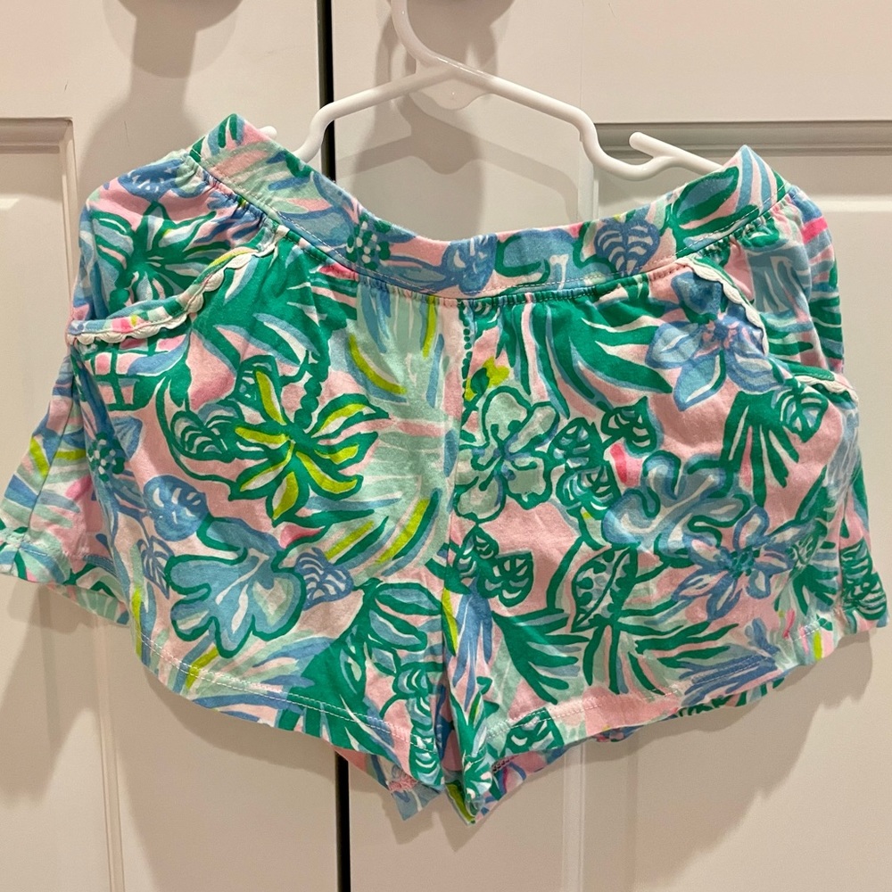 Lilly Pulitzer Girl Shorts, Size Medium